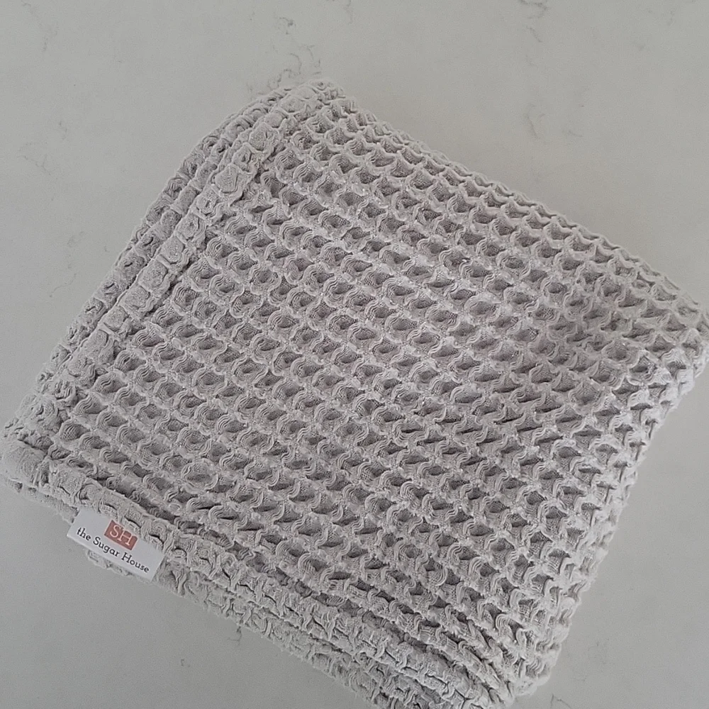 Sugar House | Waffle Swaddle Wrap Light Gray Color - Picture 4 of 4